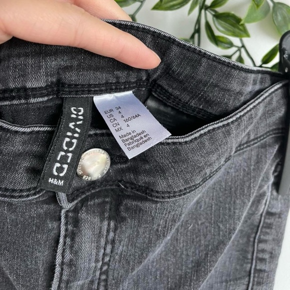 3/22 🧡 H&M Dark black grey skinny fit jean - Picture 4 of 4